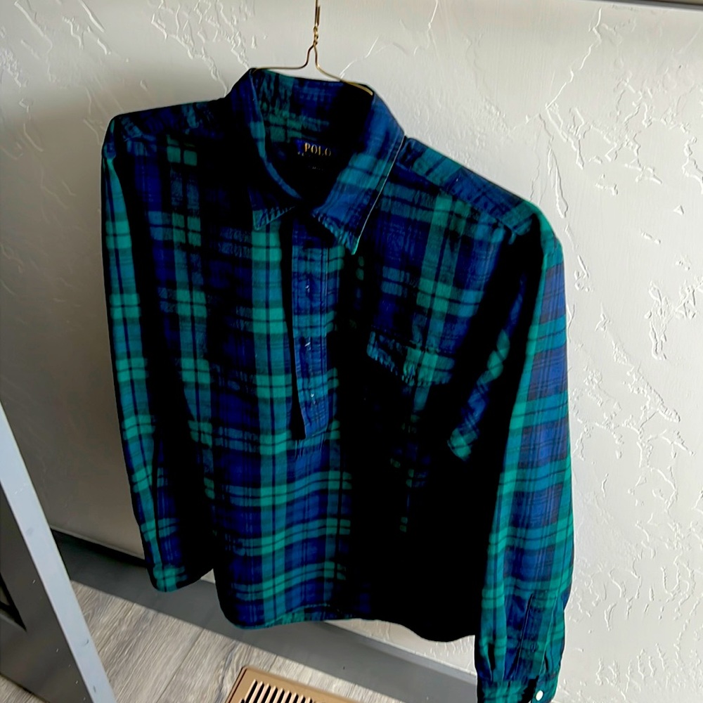 Green/blue Plaid Ralph Lauren bottom down shirt.